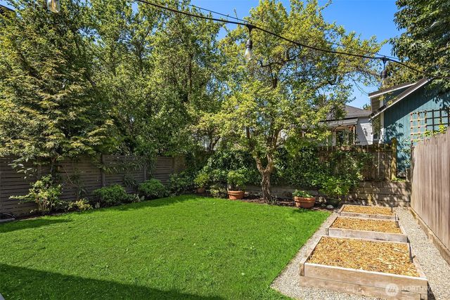 546 N 75th Street, Seattle, WA 98103