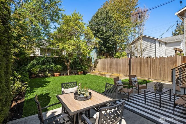 546 N 75th Street, Seattle, WA 98103