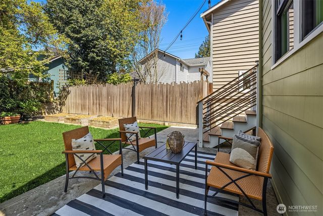 546 N 75th Street, Seattle, WA 98103