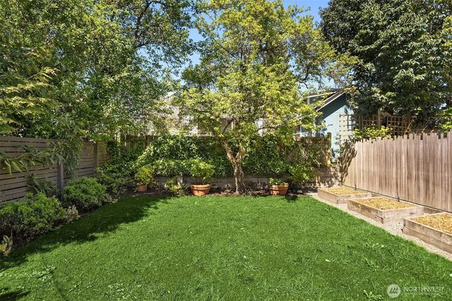 546 N 75th Street, Seattle, WA 98103