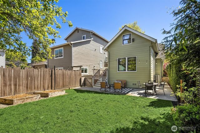 546 N 75th Street, Seattle, WA 98103