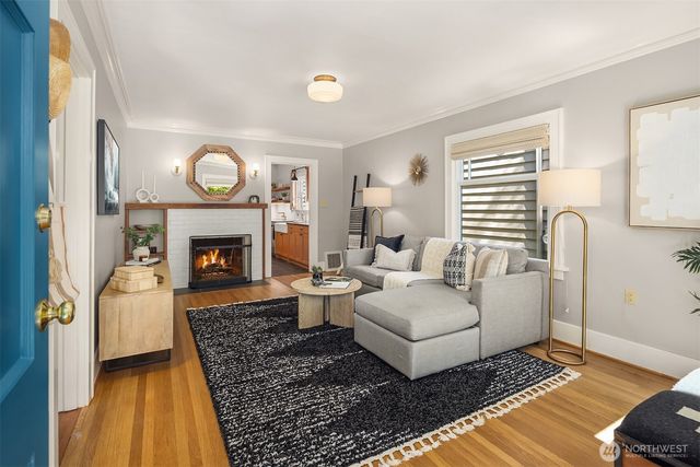 546 N 75th Street, Seattle, WA 98103