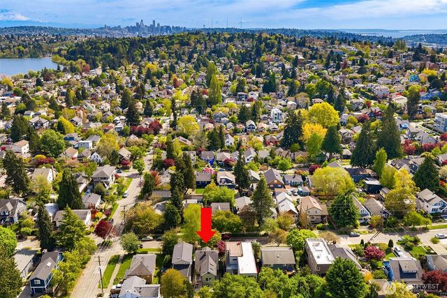 546 N 75th Street, Seattle, WA 98103