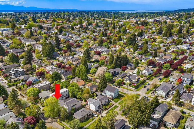 546 N 75th Street, Seattle, WA 98103
