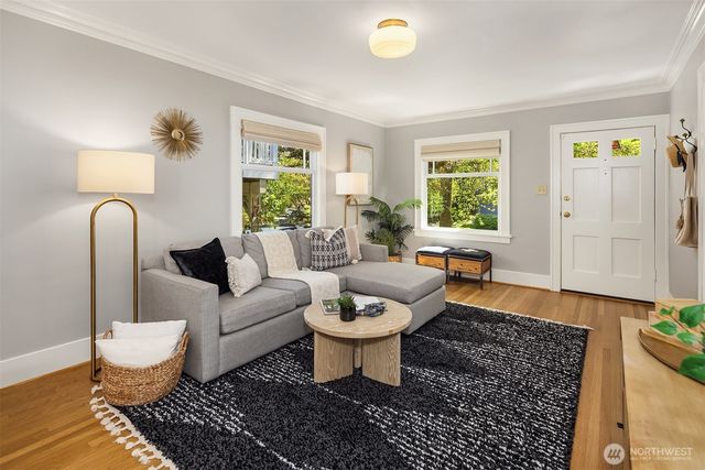 546 N 75th Street, Seattle, WA 98103