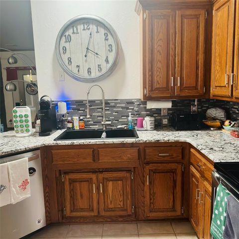 9208 Roadrunner Avenue, Oklahoma City, OK 73139