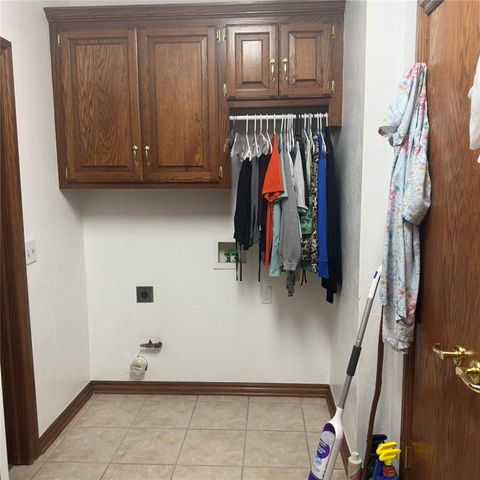 9208 Roadrunner Avenue, Oklahoma City, OK 73139
