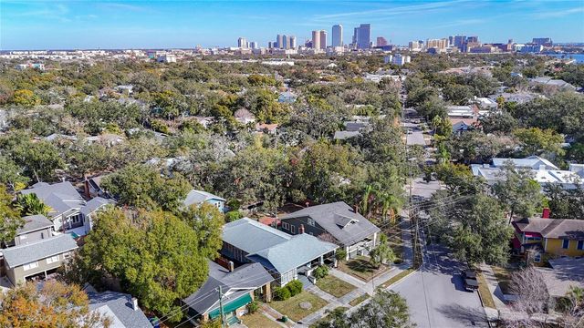 2105 W SOUTHVIEW AVENUE, Tampa, FL 33606