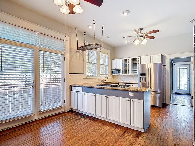 2105 W SOUTHVIEW AVENUE, Tampa, FL 33606