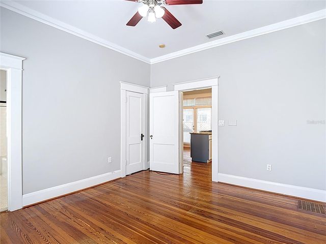 2105 W SOUTHVIEW AVENUE, Tampa, FL 33606