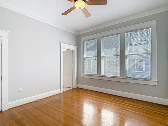 2105 W SOUTHVIEW AVENUE, Tampa, FL 33606