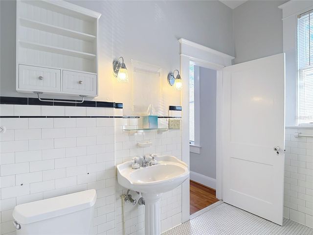 2105 W SOUTHVIEW AVENUE, Tampa, FL 33606