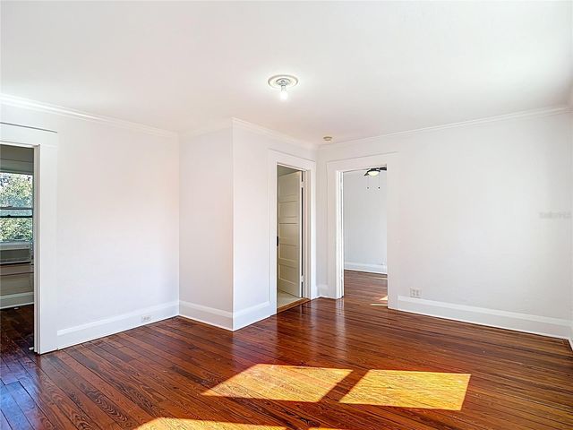 2105 W SOUTHVIEW AVENUE, Tampa, FL 33606