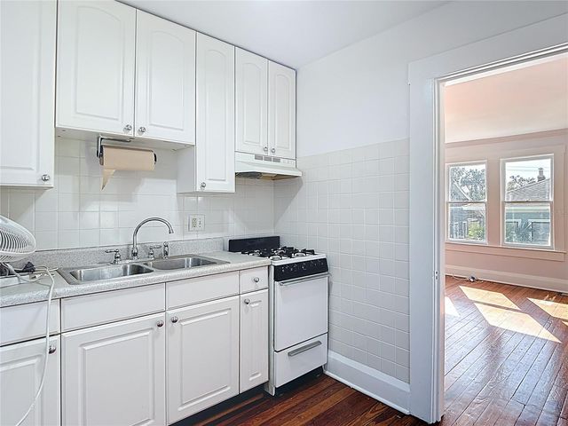 2105 W SOUTHVIEW AVENUE, Tampa, FL 33606