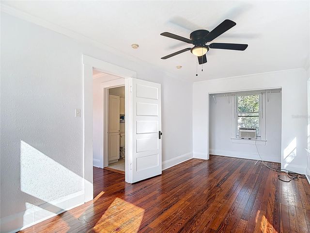 2105 W SOUTHVIEW AVENUE, Tampa, FL 33606