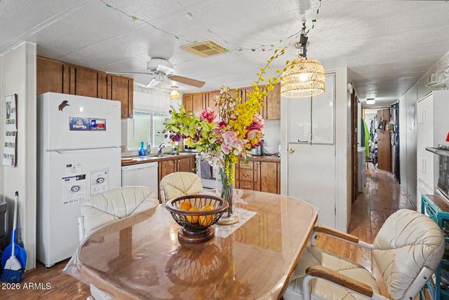 2605 S TOMAHAWK Road 65, Apache Junction, AZ 85119