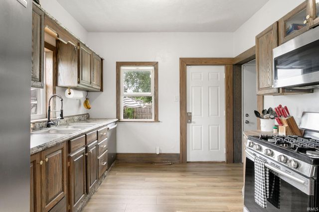 2111 W 6th Street, Mishawaka, IN 46544