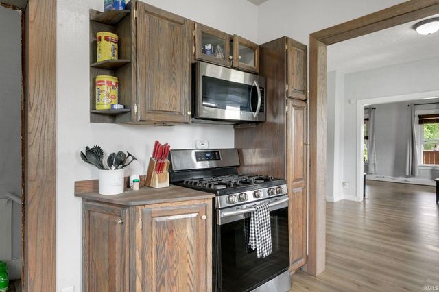 2111 W 6th Street, Mishawaka, IN 46544