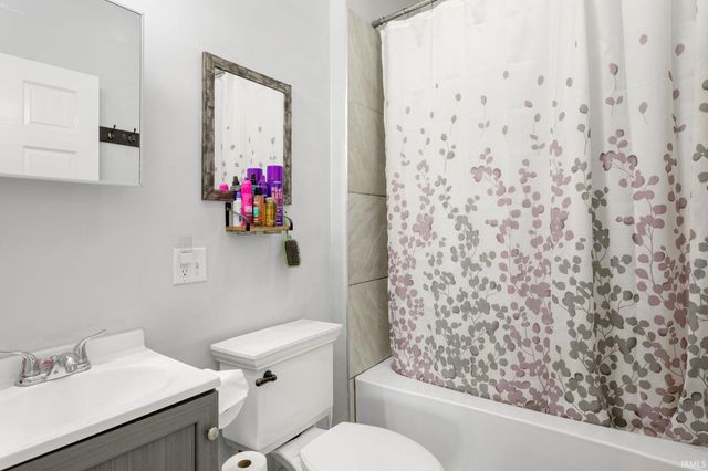 2111 W 6th Street, Mishawaka, IN 46544