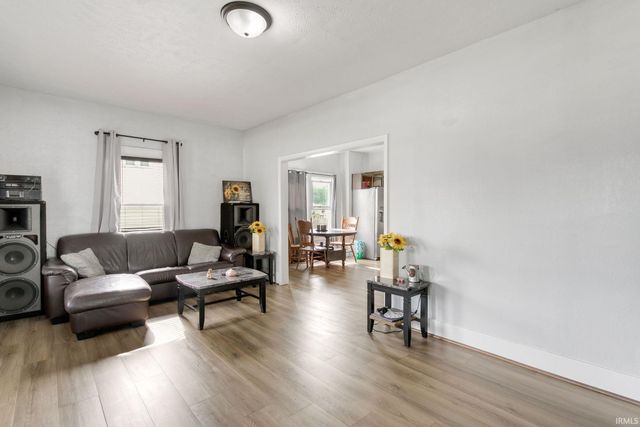 2111 W 6th Street, Mishawaka, IN 46544