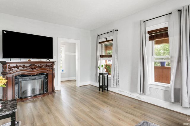 2111 W 6th Street, Mishawaka, IN 46544