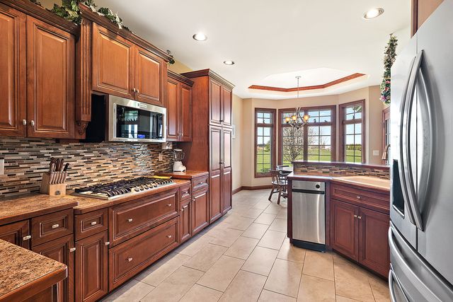 3095 N 5000W Road, Kankakee, IL 60901