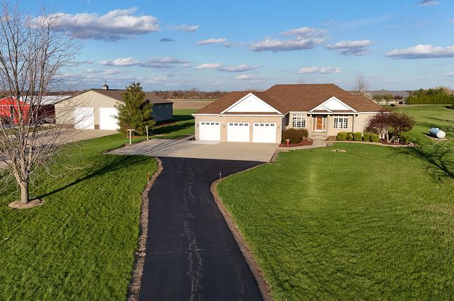 3095 N 5000W Road, Kankakee, IL 60901