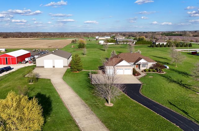 3095 N 5000W Road, Kankakee, IL 60901