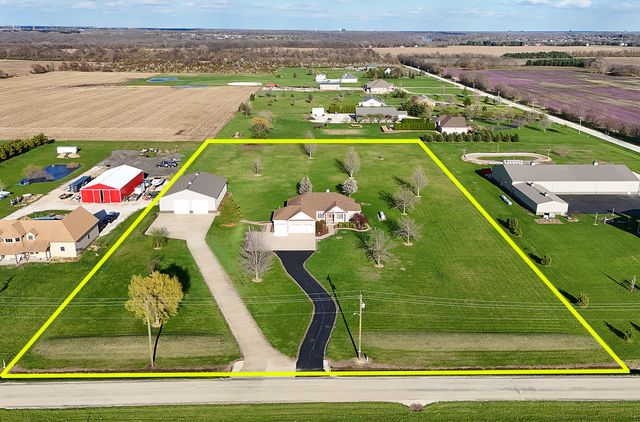 3095 N 5000W Road, Kankakee, IL 60901