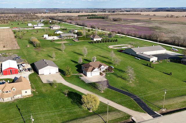 3095 N 5000W Road, Kankakee, IL 60901