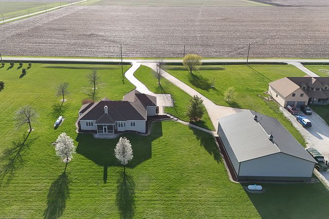 3095 N 5000W Road, Kankakee, IL 60901