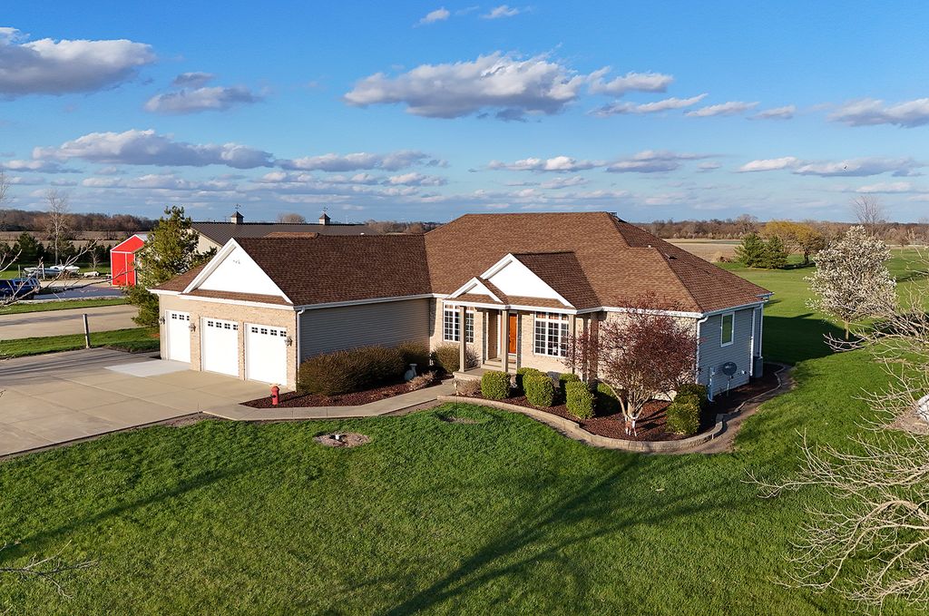 3095 N 5000W Road, Kankakee, IL 60901