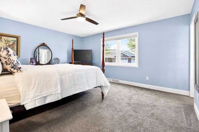 718 APPLEWOOD DRIVE, Kimberly, WI 54136