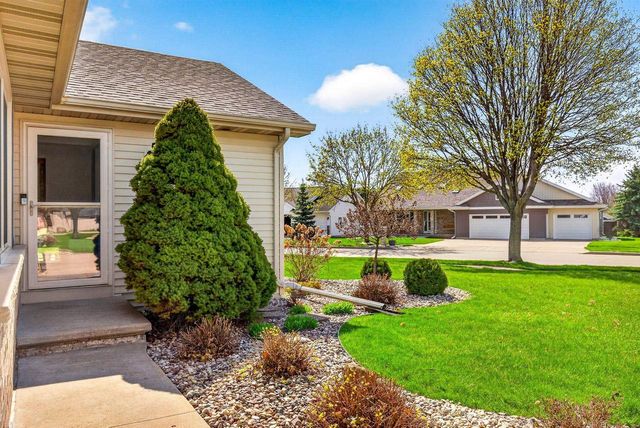 718 APPLEWOOD DRIVE, Kimberly, WI 54136