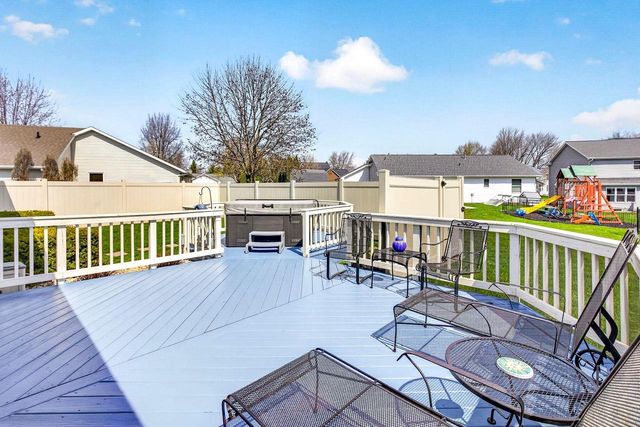 718 APPLEWOOD DRIVE, Kimberly, WI 54136