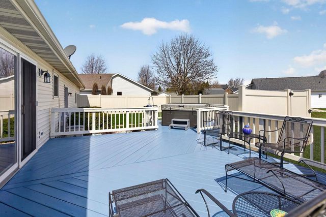 718 APPLEWOOD DRIVE, Kimberly, WI 54136