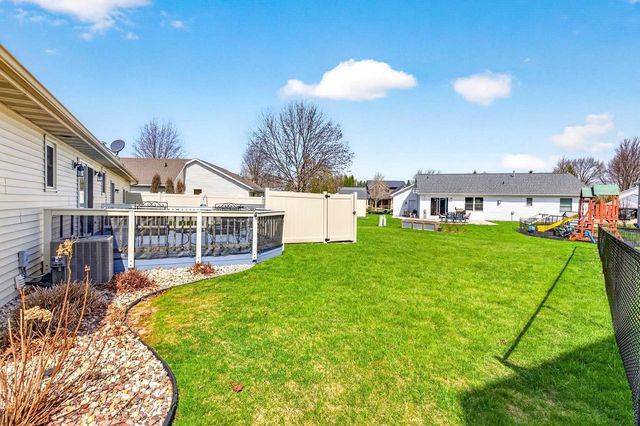 718 APPLEWOOD DRIVE, Kimberly, WI 54136