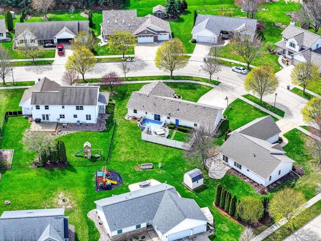 718 APPLEWOOD DRIVE, Kimberly, WI 54136