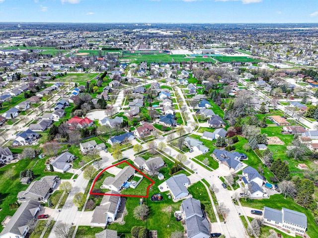718 APPLEWOOD DRIVE, Kimberly, WI 54136