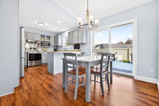 718 APPLEWOOD DRIVE, Kimberly, WI 54136