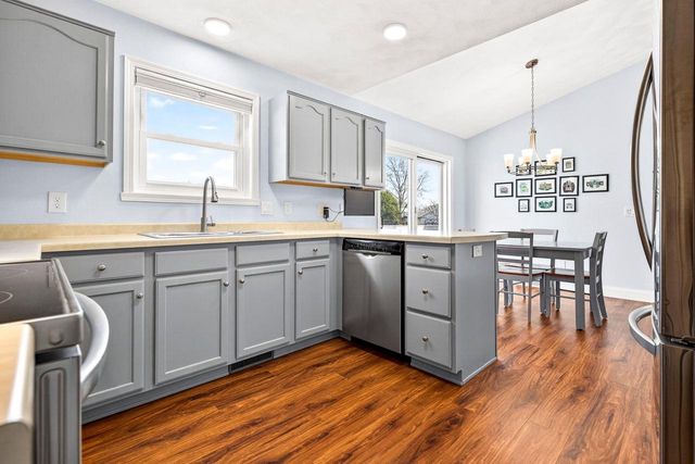 718 APPLEWOOD DRIVE, Kimberly, WI 54136