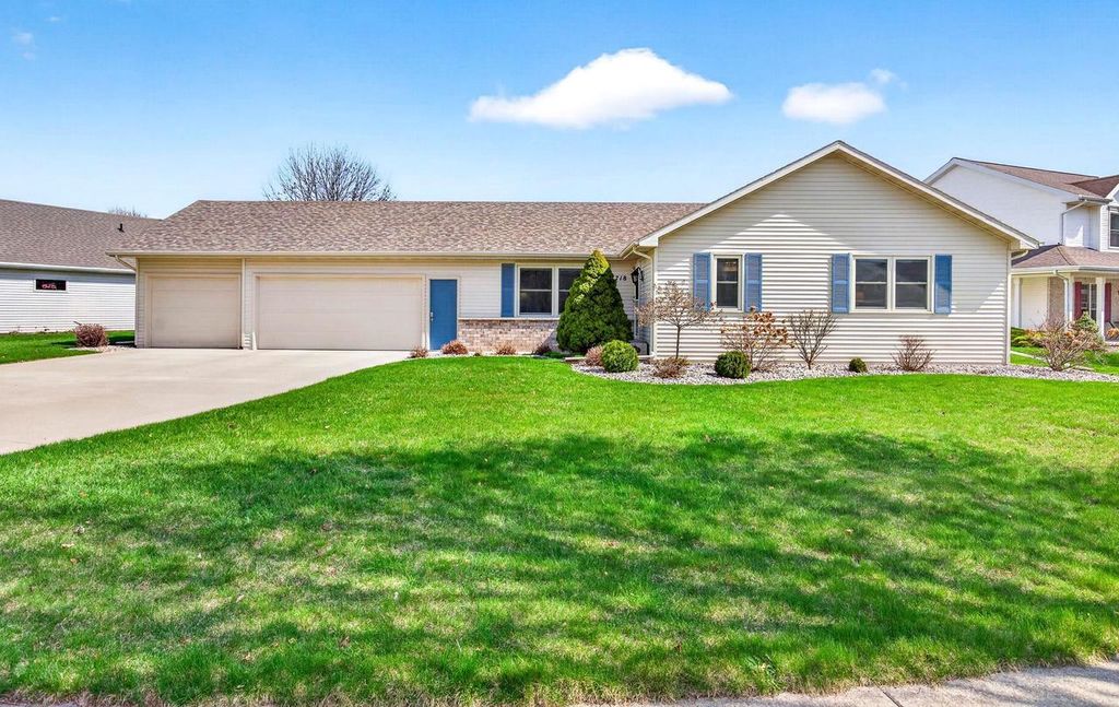 718 APPLEWOOD DRIVE, Kimberly, WI 54136