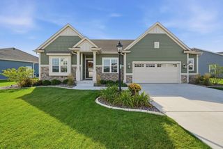 2935 Yahara DRIVE, Summit, WI 53066