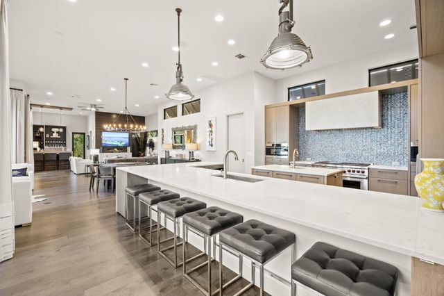 101 Harbor Light BLVD, Horseshoe Bay, TX 78657