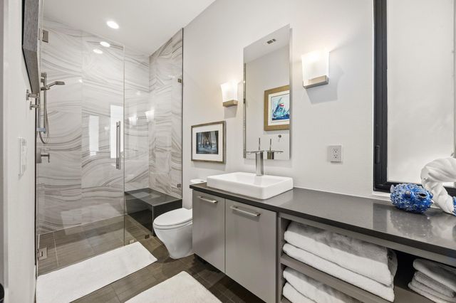 101 Harbor Light BLVD, Horseshoe Bay, TX 78657