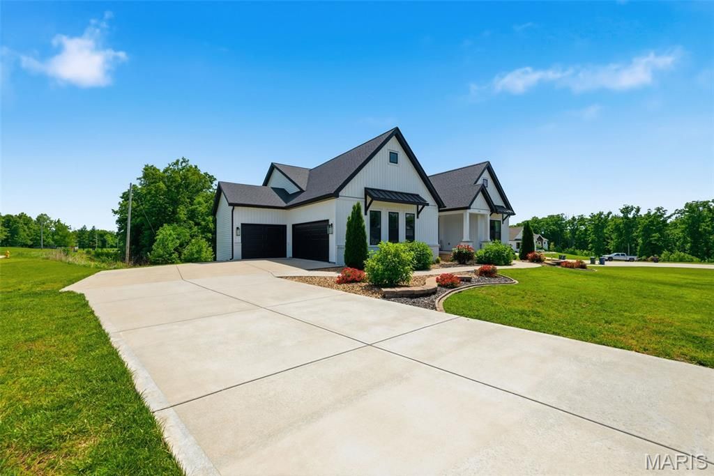 100 Chapel Grove Court, Wentzville, MO 63385