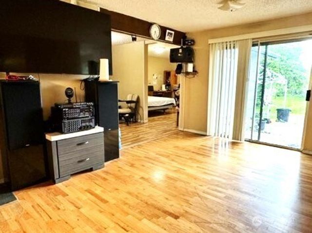 18225 45th Avenue S, Seatac, WA 98188