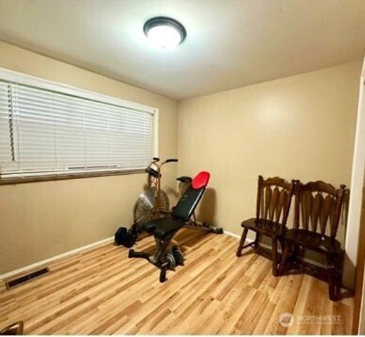 18225 45th Avenue S, Seatac, WA 98188