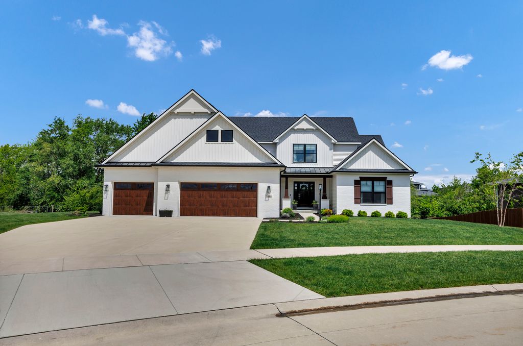 Image 1 of property listing at 506 Silver Lake Court, Savoy, IL 61874