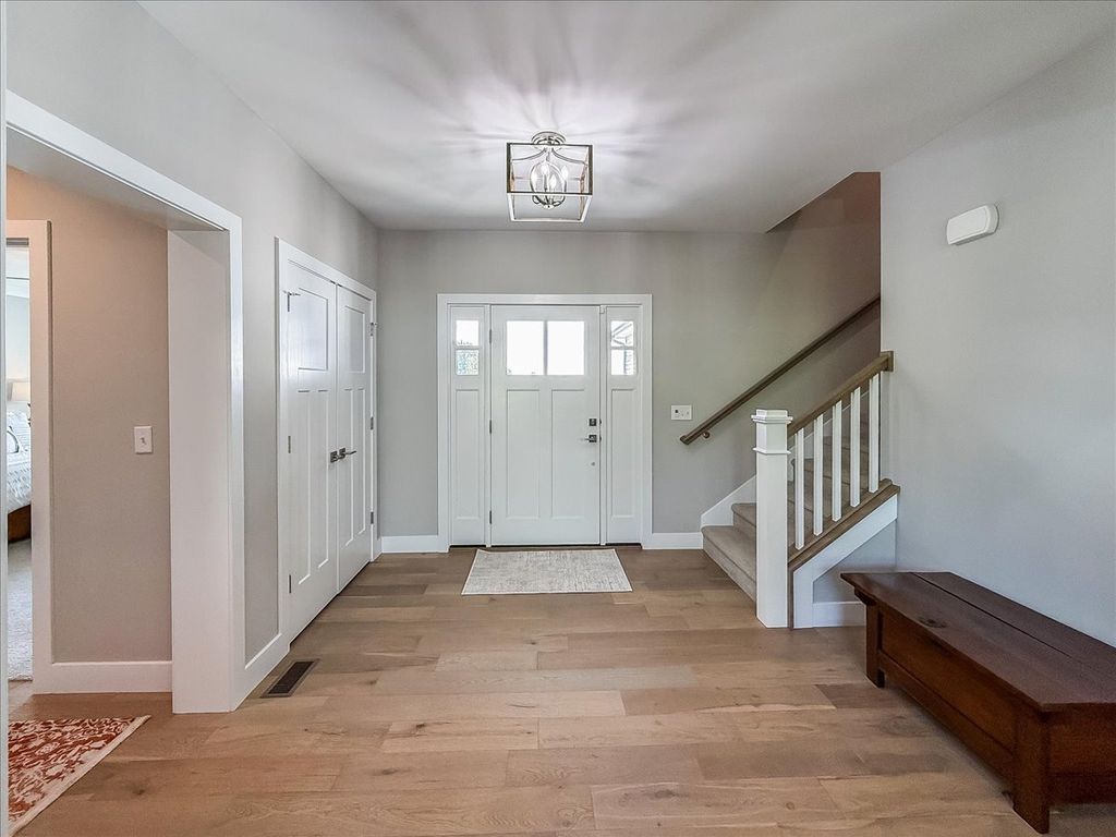Image 2 of property listing at 506 Silver Lake Court, Savoy, IL 61874
